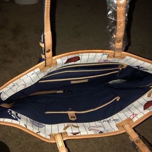 Dooney & Bourke Bags - Dooney & Bourke New York Yankees Tote New Dooney & Bourke Bags - Dooney & Bourke New York Yankees Tote New
